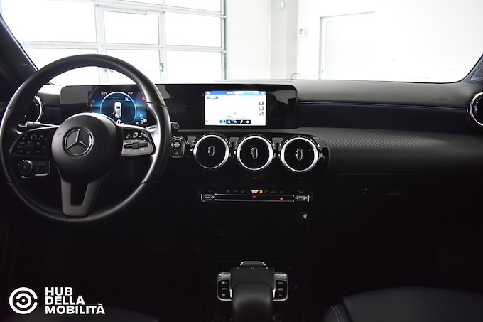 MERCEDES-BENZ A 180 d Automatic Business Extra